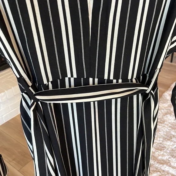 Womens Pretty Little Thing Dress, Size 4 - Picture 6 of 6